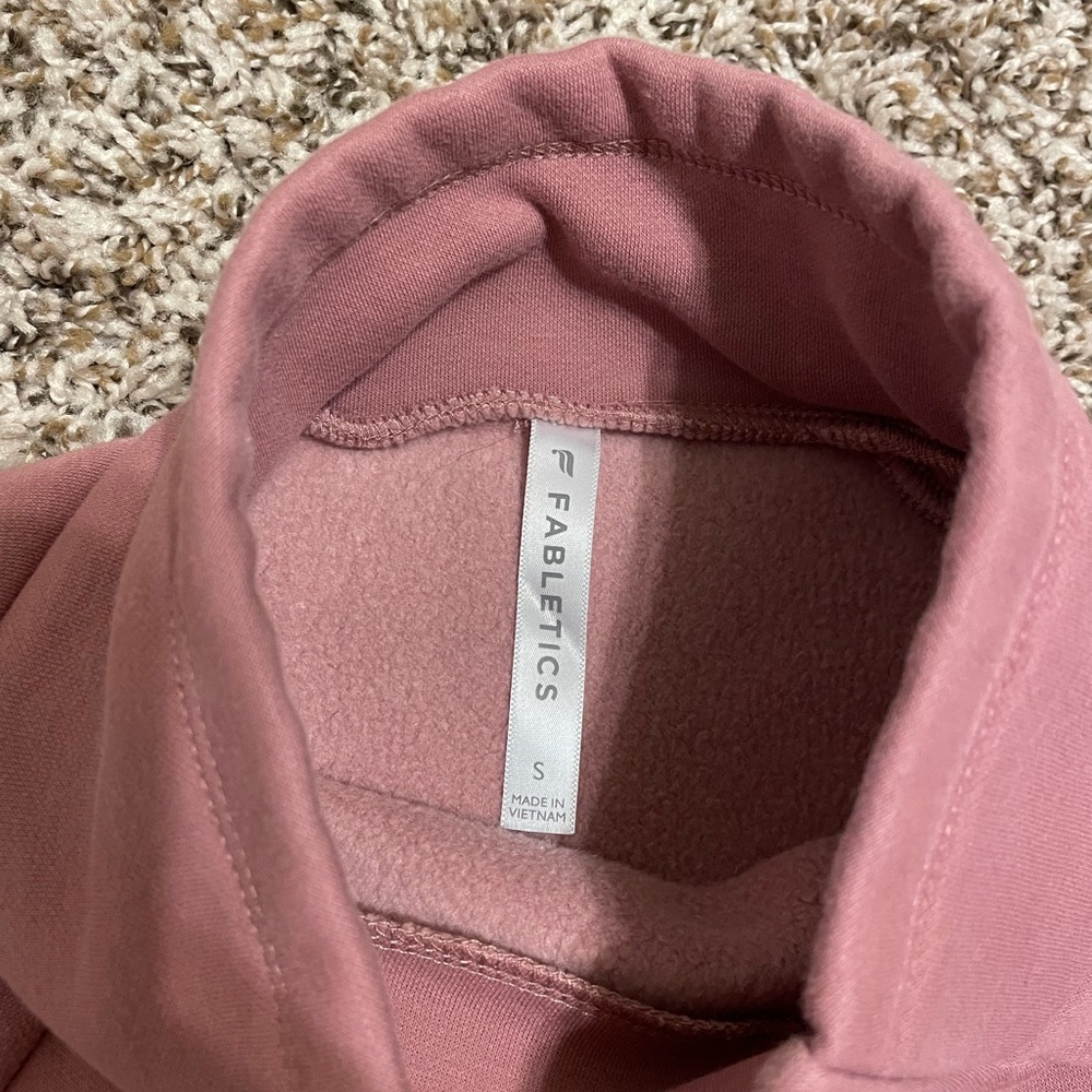Fabletics Pullover - Picture 3 of 3